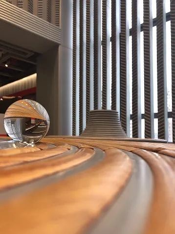 close-up-empty-table